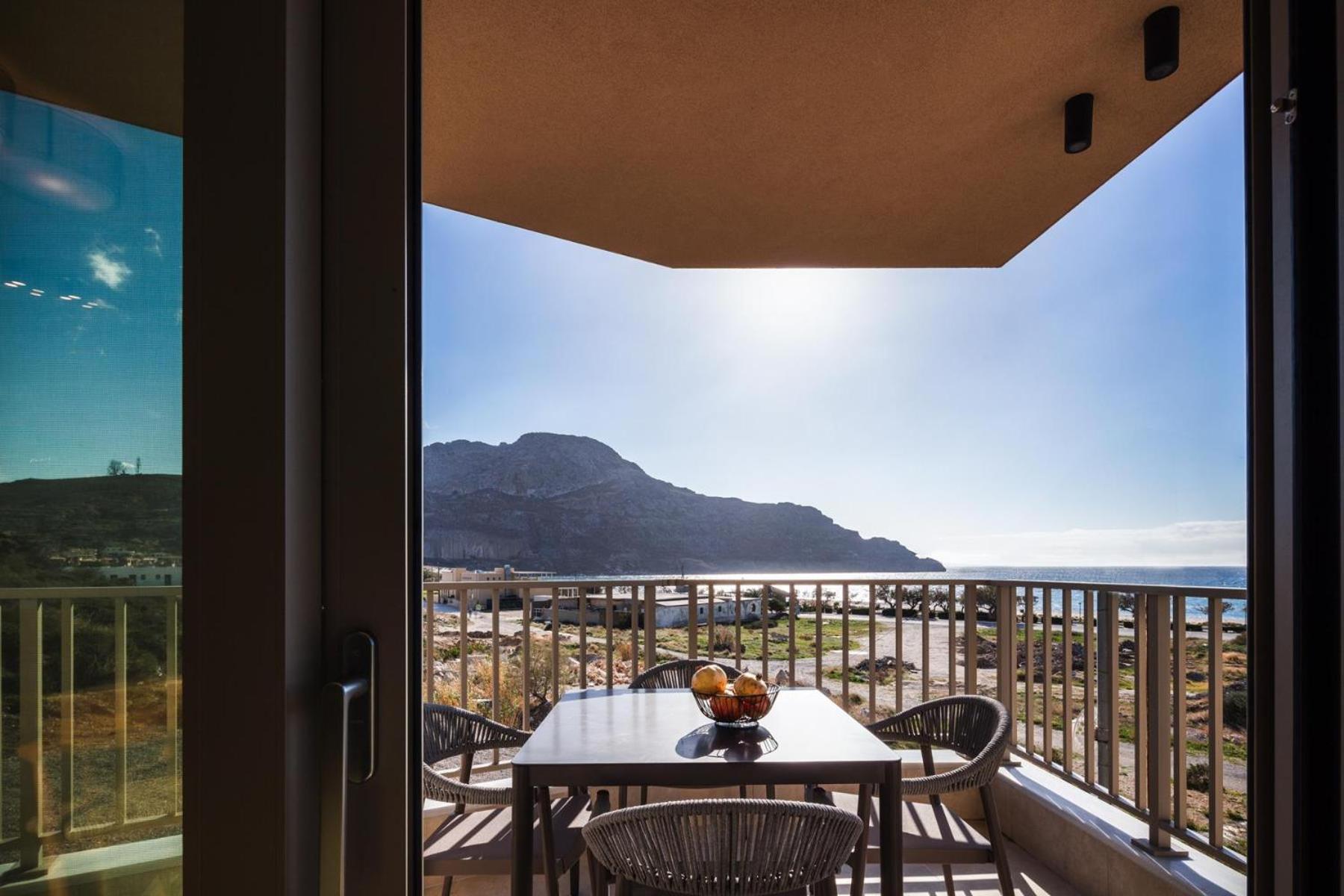 Ririka Beach Living, New Feel-At-Home Luxury Suites Plakiász Kültér fotó