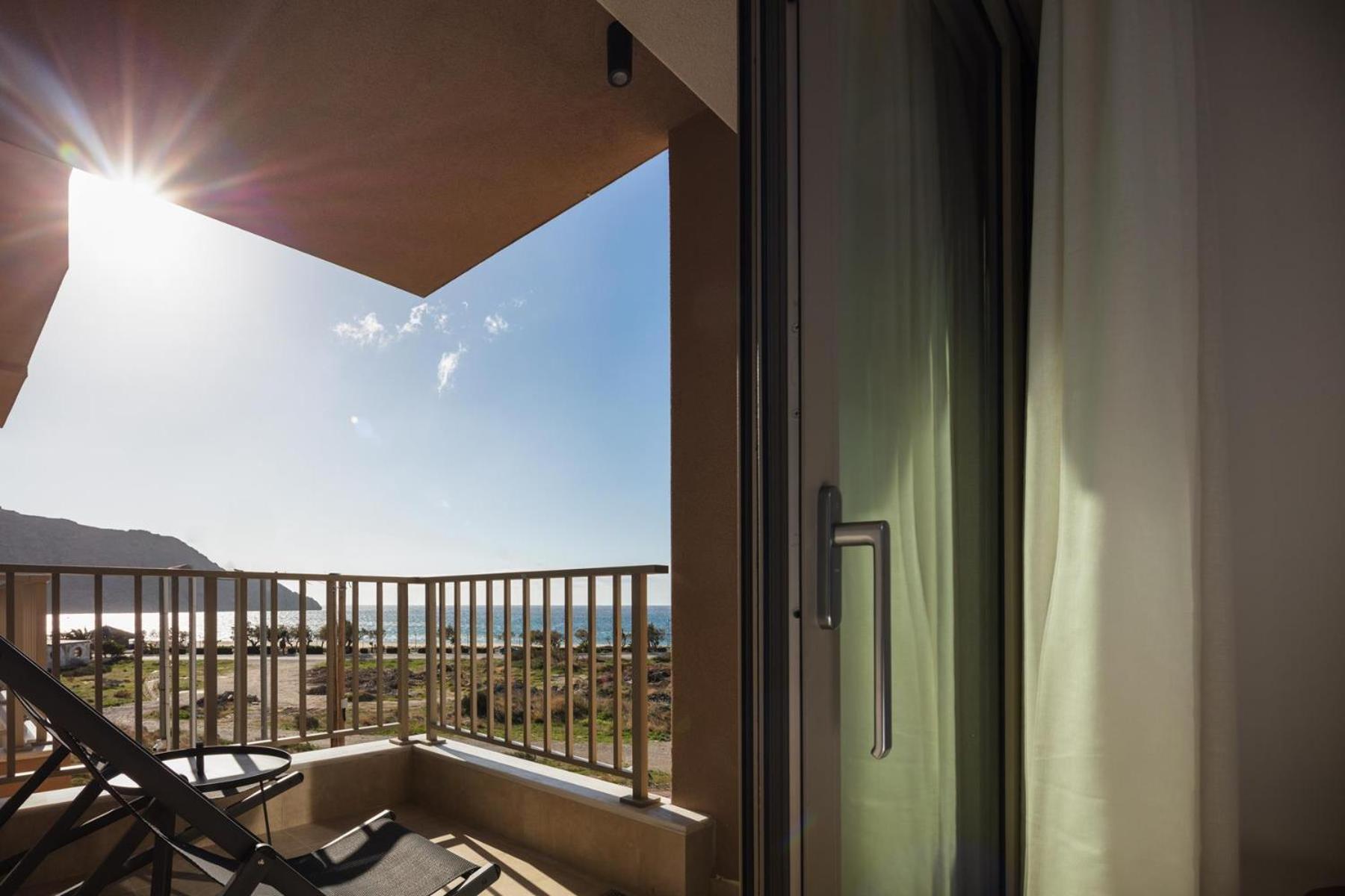 Ririka Beach Living, New Feel-At-Home Luxury Suites Plakiász Kültér fotó