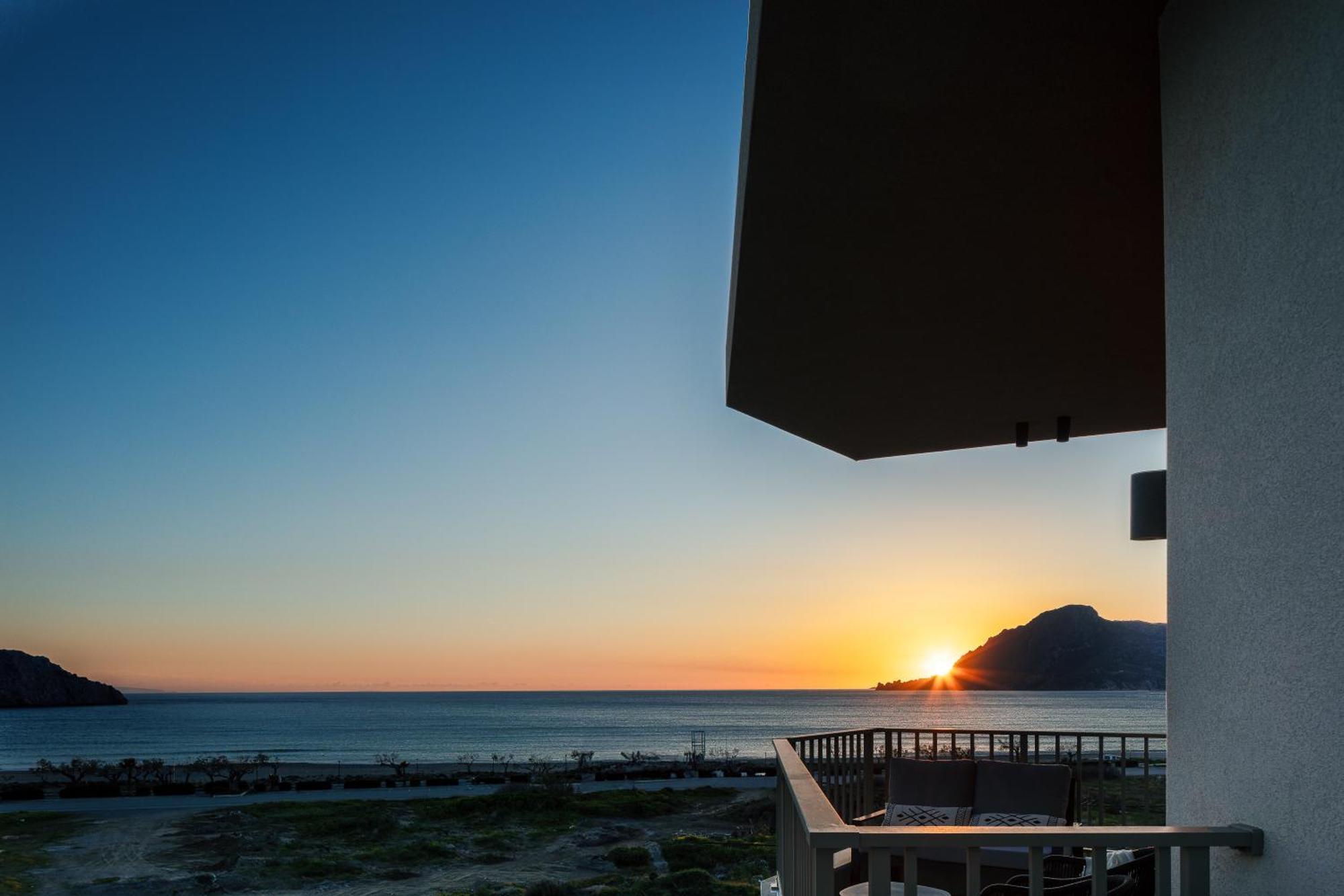 Ririka Beach Living, New Feel-At-Home Luxury Suites Plakiász Kültér fotó