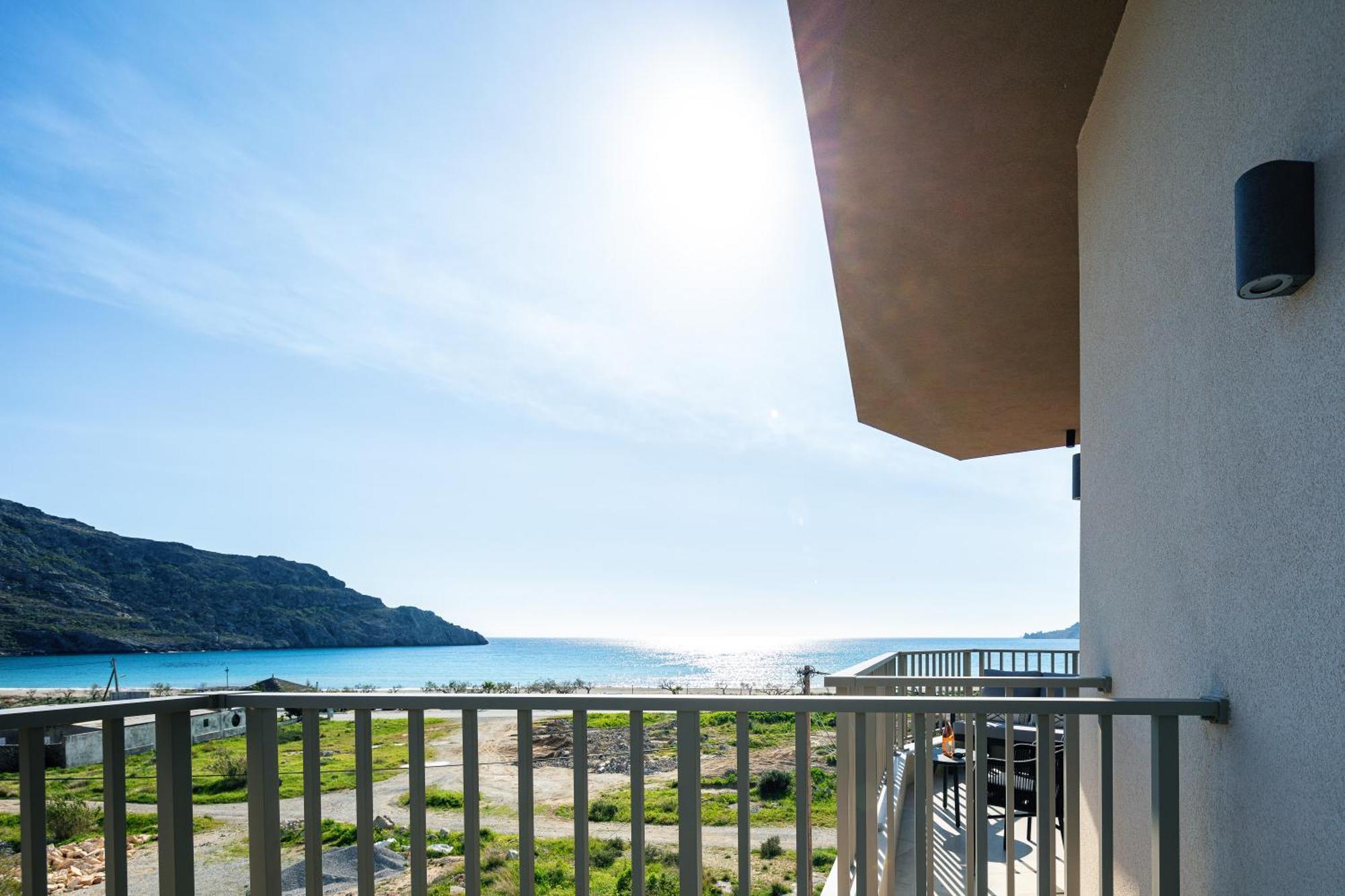 Ririka Beach Living, New Feel-At-Home Luxury Suites Plakiász Kültér fotó