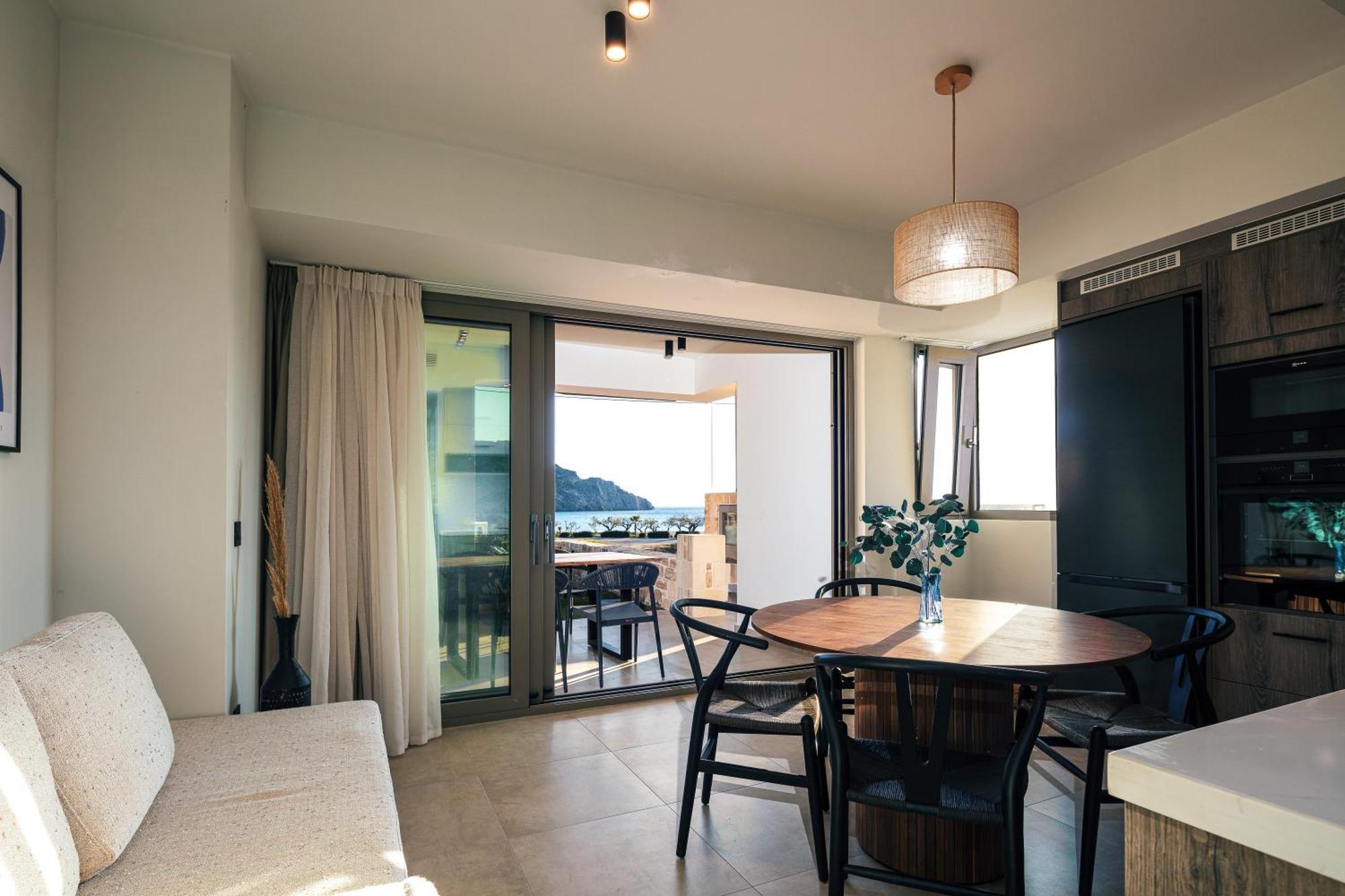 Ririka Beach Living, New Feel-At-Home Luxury Suites Plakiász Kültér fotó