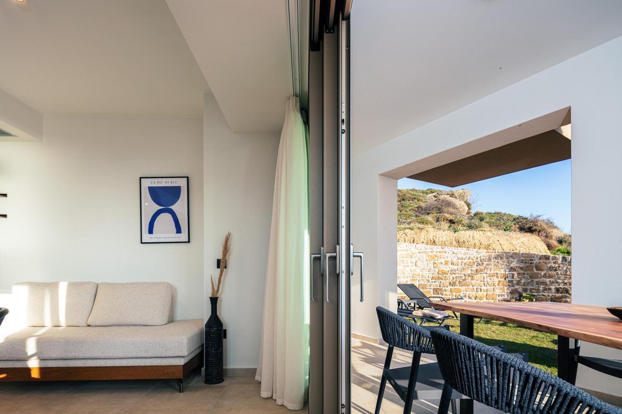 Ririka Beach Living, New Feel-At-Home Luxury Suites Plakiász Kültér fotó