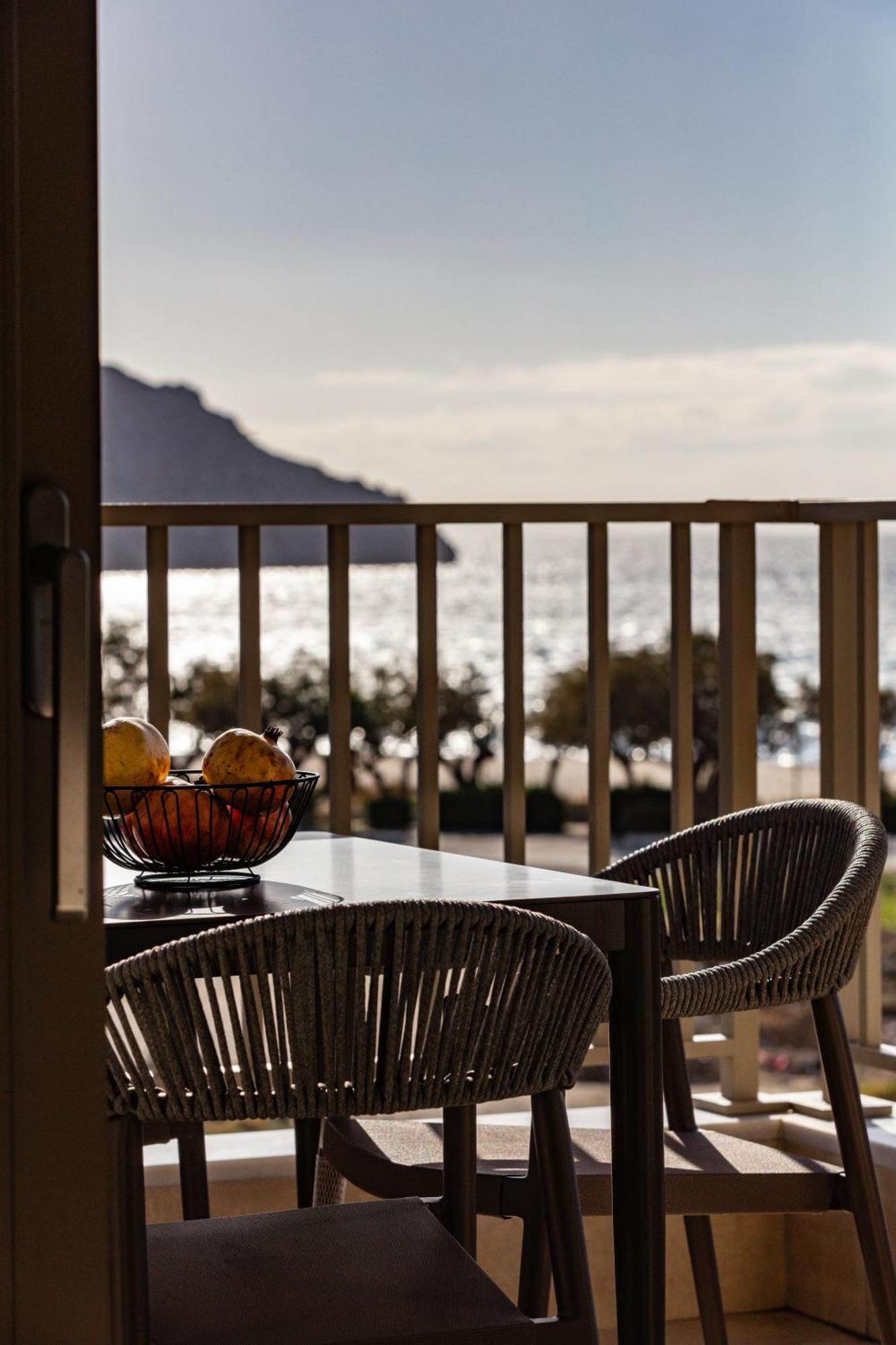 Ririka Beach Living, New Feel-At-Home Luxury Suites Plakiász Kültér fotó