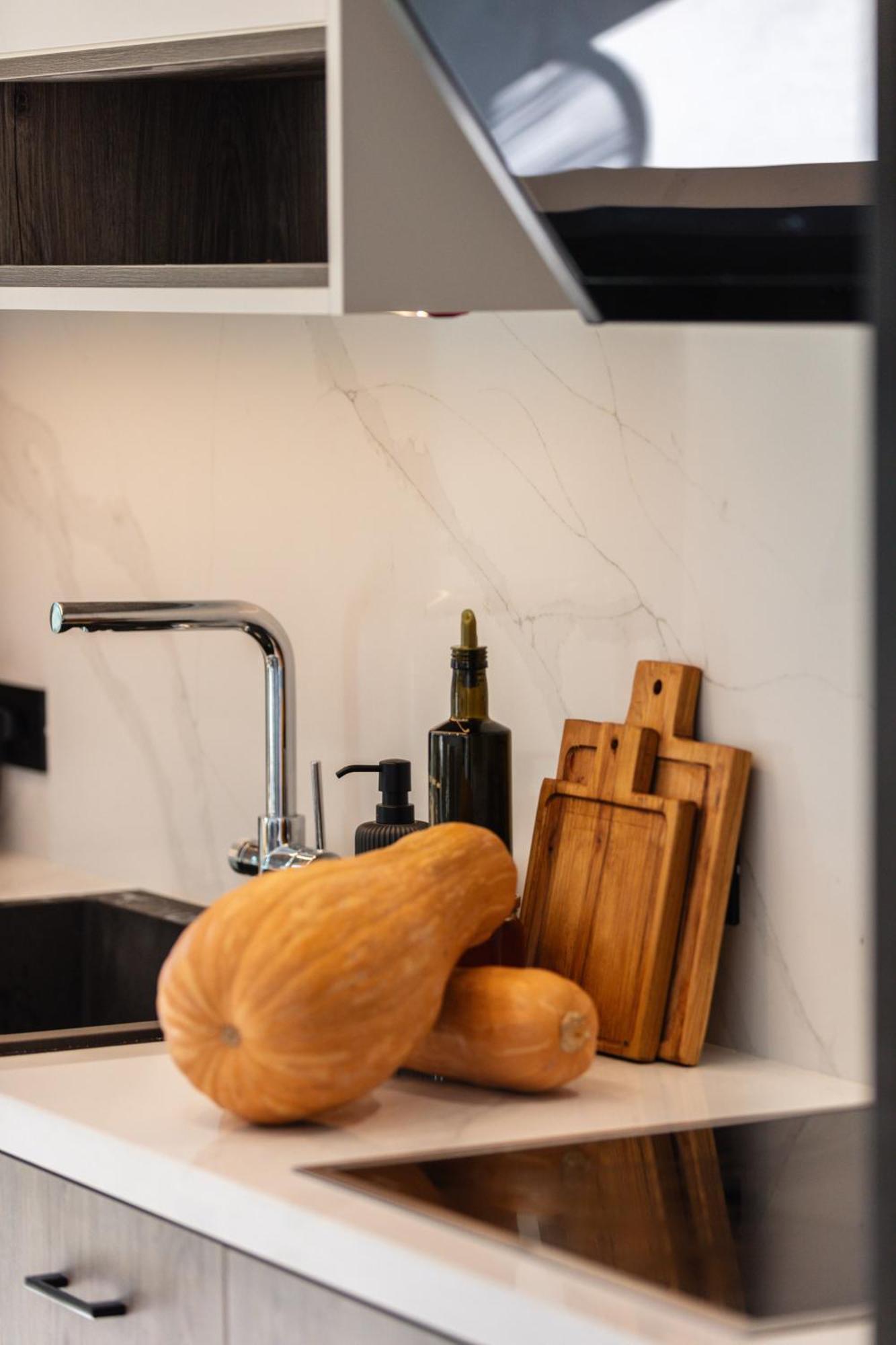 Ririka Beach Living, New Feel-At-Home Luxury Suites Plakiász Kültér fotó